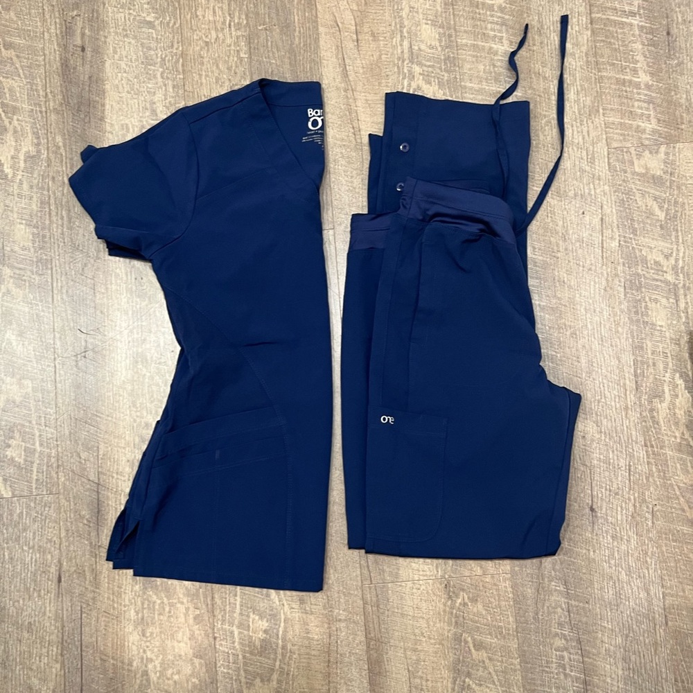 Small Navy Blue Grey’s Anatomy Scrubs